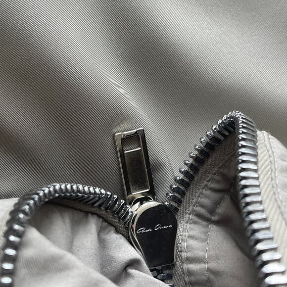 Rick Owens: EU46 Pearl Bauhaus Multi Pocket Utility Vest SS24 Lido - Picture 7 of 11